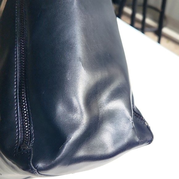 Sorial New York Expandable Shoulder Tote in Black and Gray - Picture 15 of 17